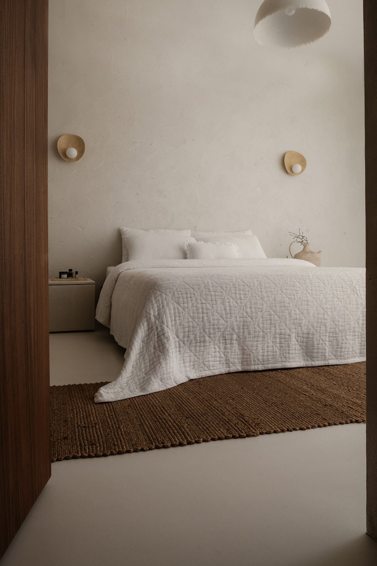 Atik Filled Jaquard Bed Cover White