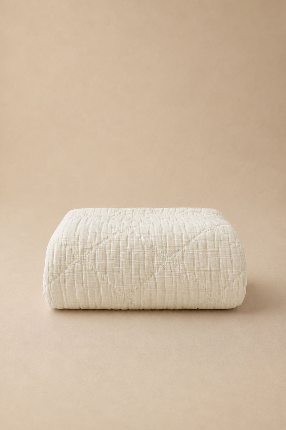 Atik Filled Jaquard Bed Cover Ecru