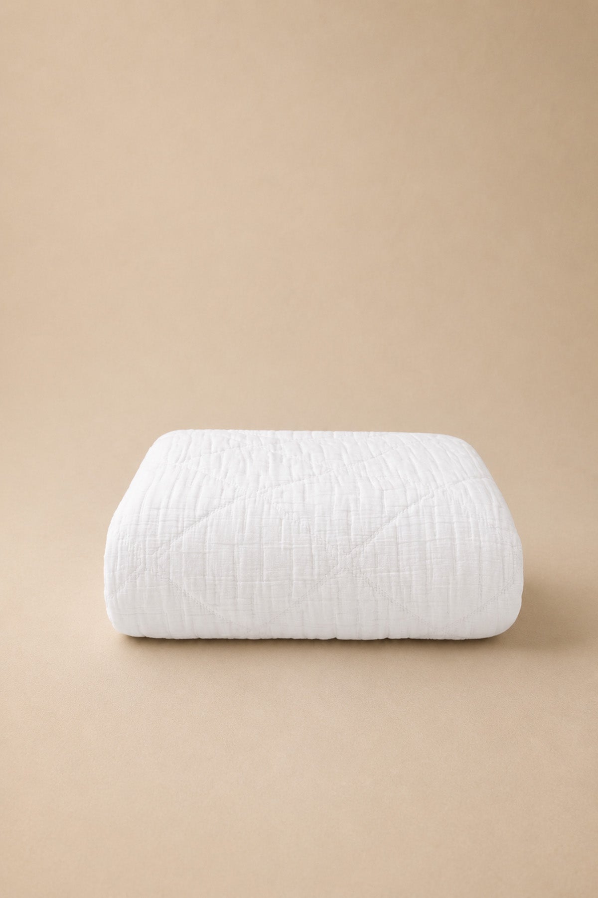 Atik Filled Jaquard Bed Cover White