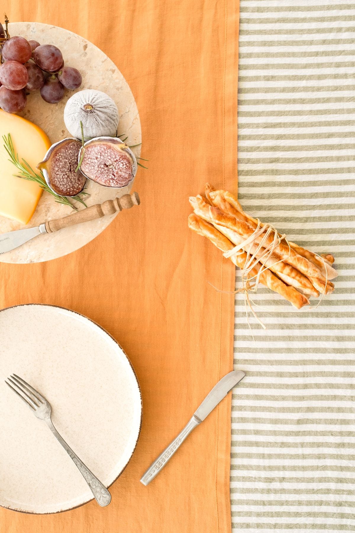 Linen Runner Oak Buff