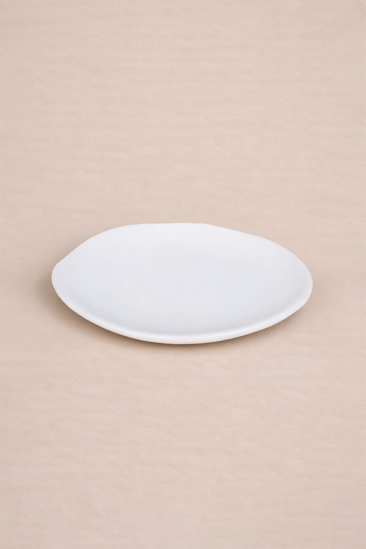 Stoneware Hand Shaped Amorph Plate 21 cm / 8.3" White