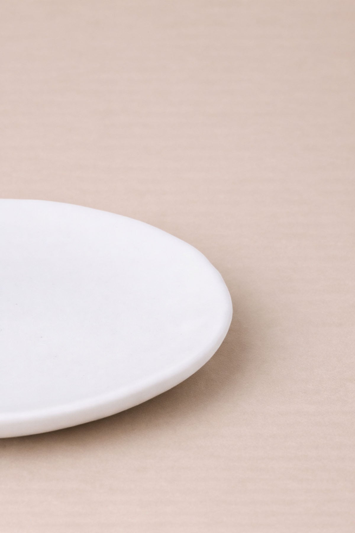 Stoneware Hand Shaped Amorph Plate 21 cm / 8.3" White