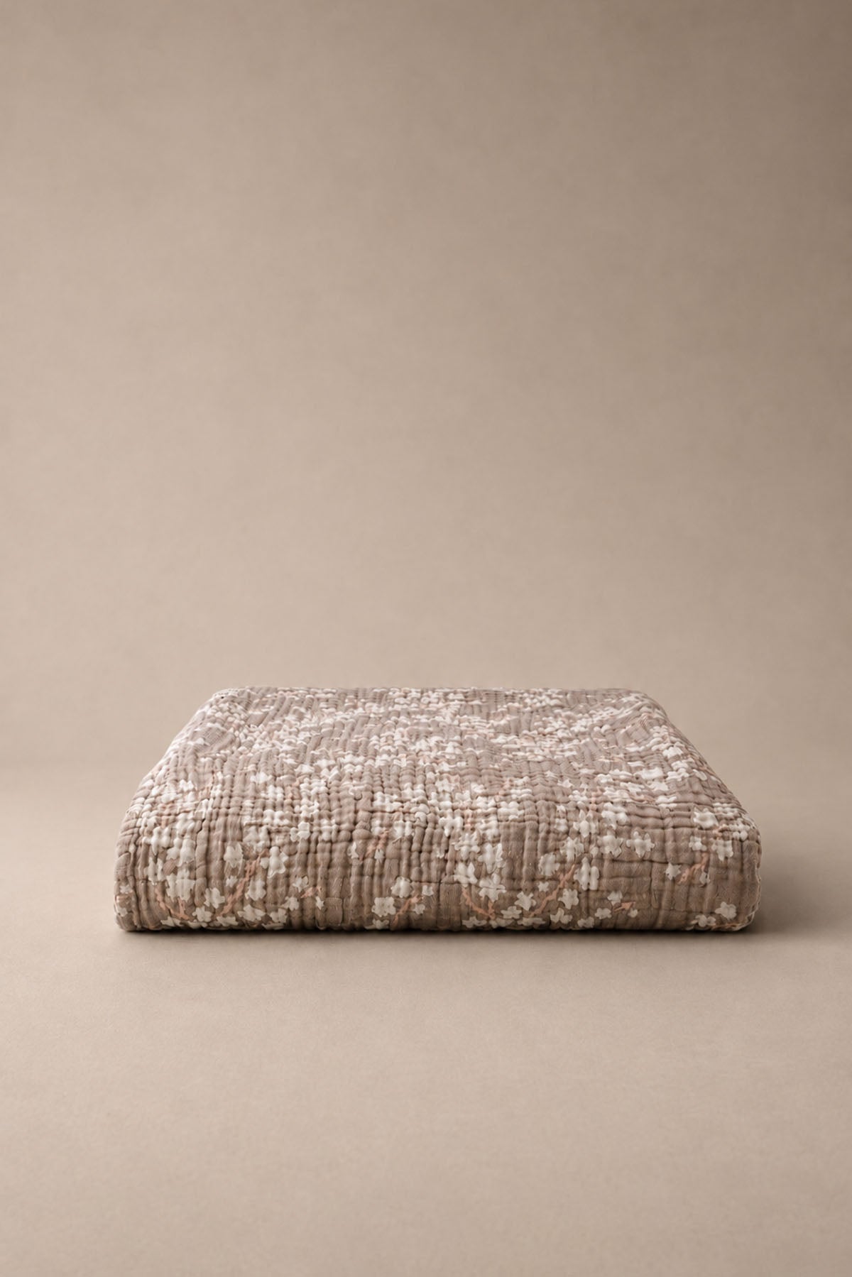 Crispy Flowers Jacquard Cotton Gauze Bed Cover