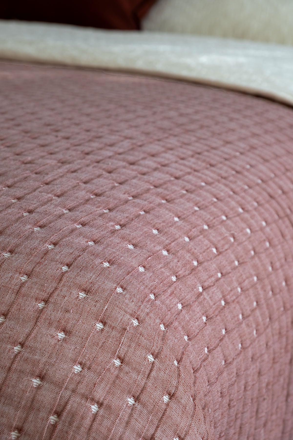 Dotted Matelasse Quilt Bed Cover Rust