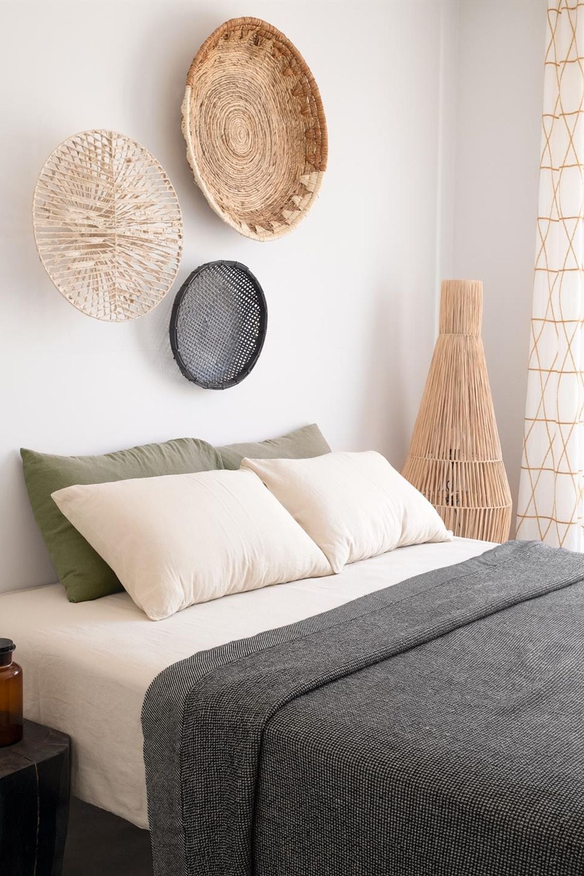 Pergamon Yün Yatak Örtüsü Battaniye Siyah