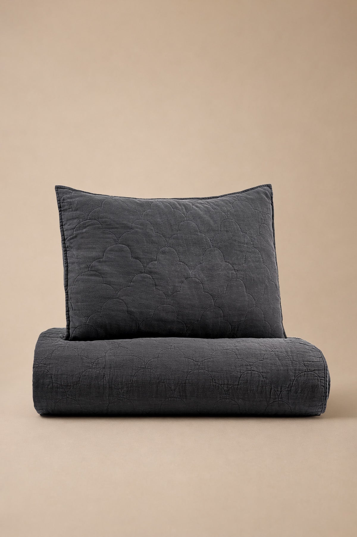 Serenity Quilted Linen Bedspread and Sham Set Antracite