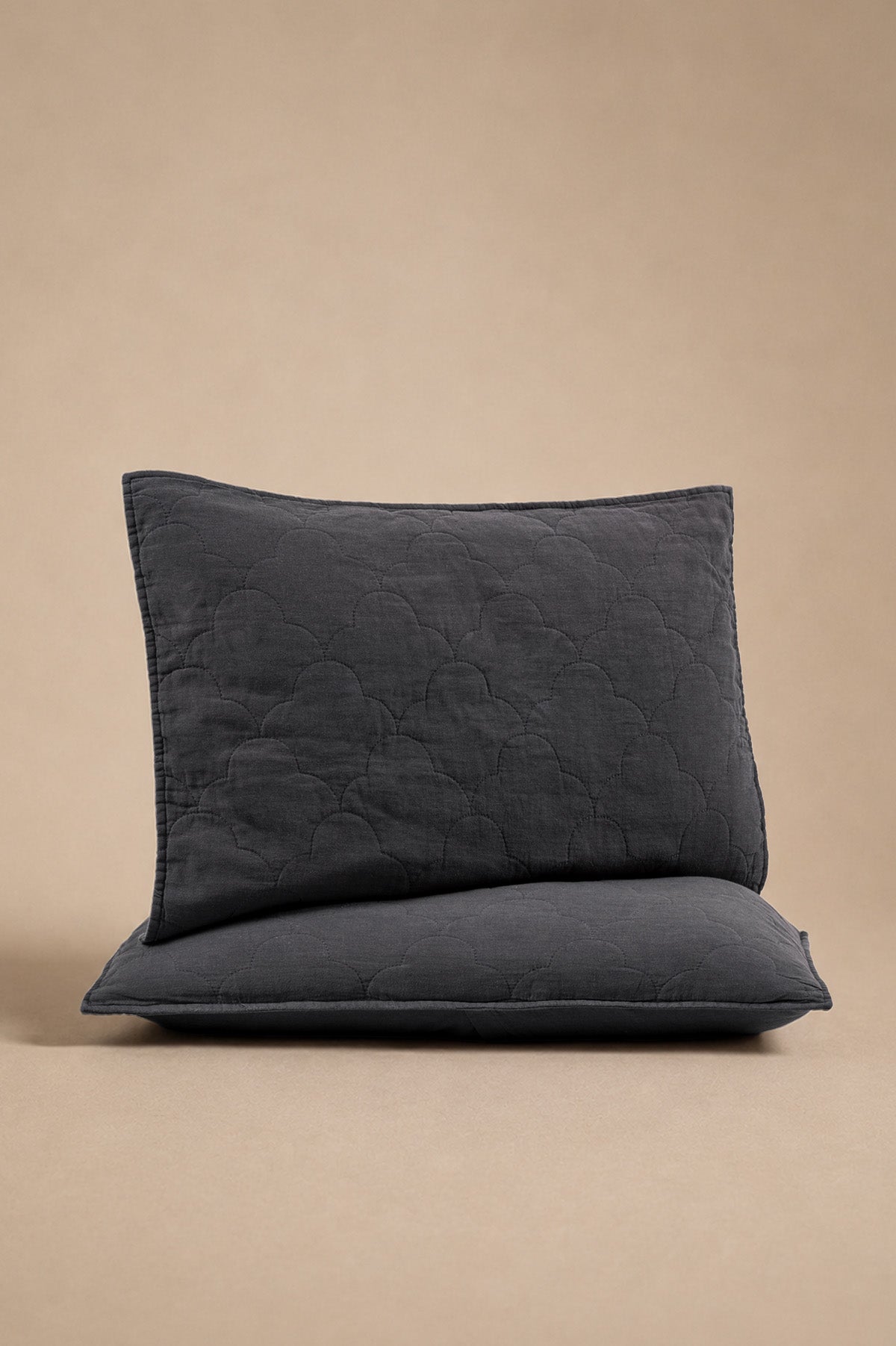 Serenity Quilted Linen Pillowcase Antracite
