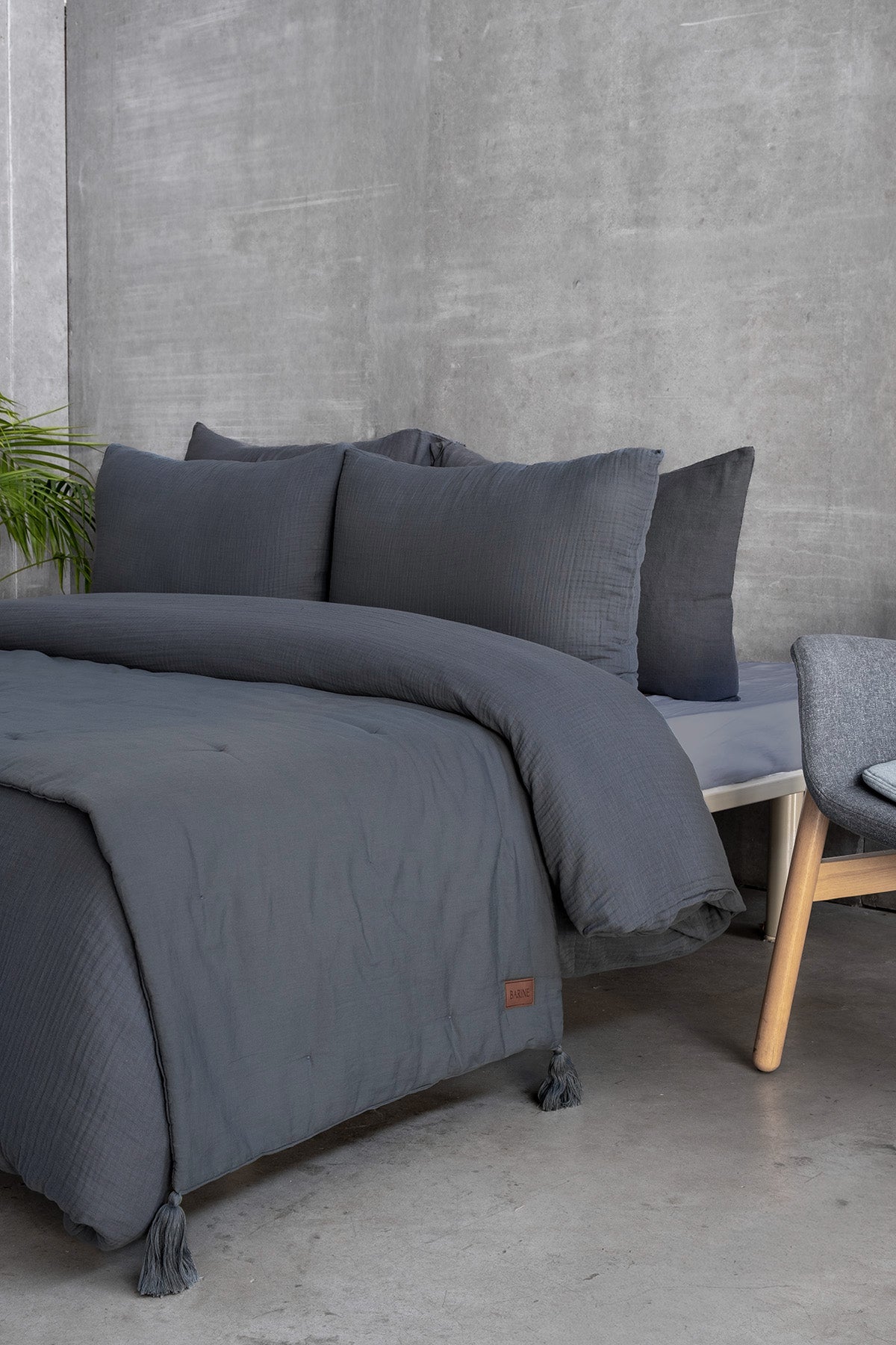 Smooth Bed Runner Dusk