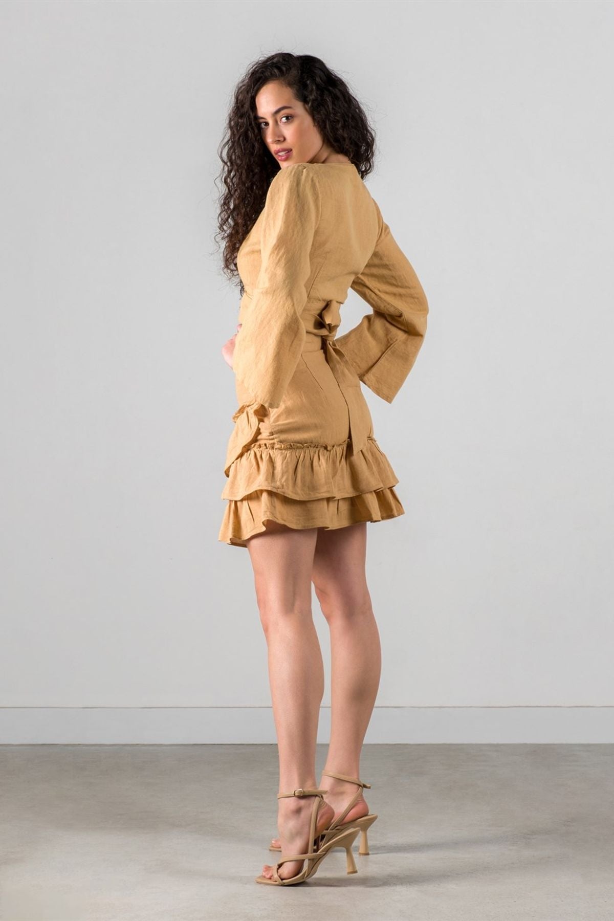 Waves Keten Etek Sand